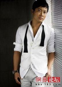 娱乐圈中的同性明星,揭秘娱乐圈同性明星的璀璨人生